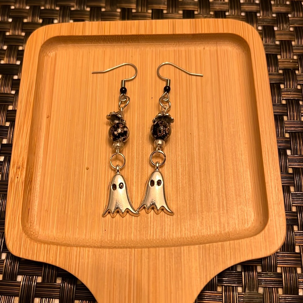 Glow in the Dark Bead Silver Tone Ghost 👻 Dangle Earrings